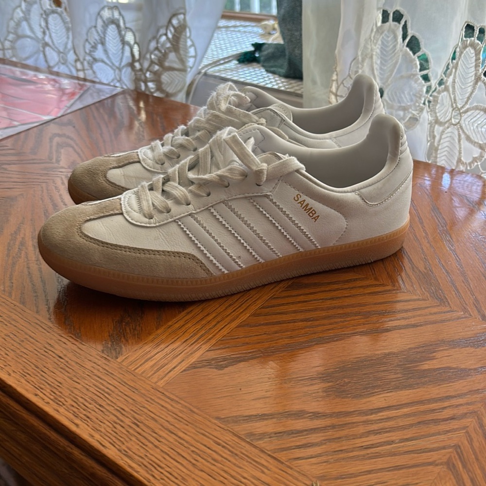 Adidas Samba men’s size 7 woman’s 9